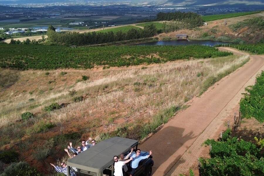 Jeep in Cape Town driving through Babylonstoren